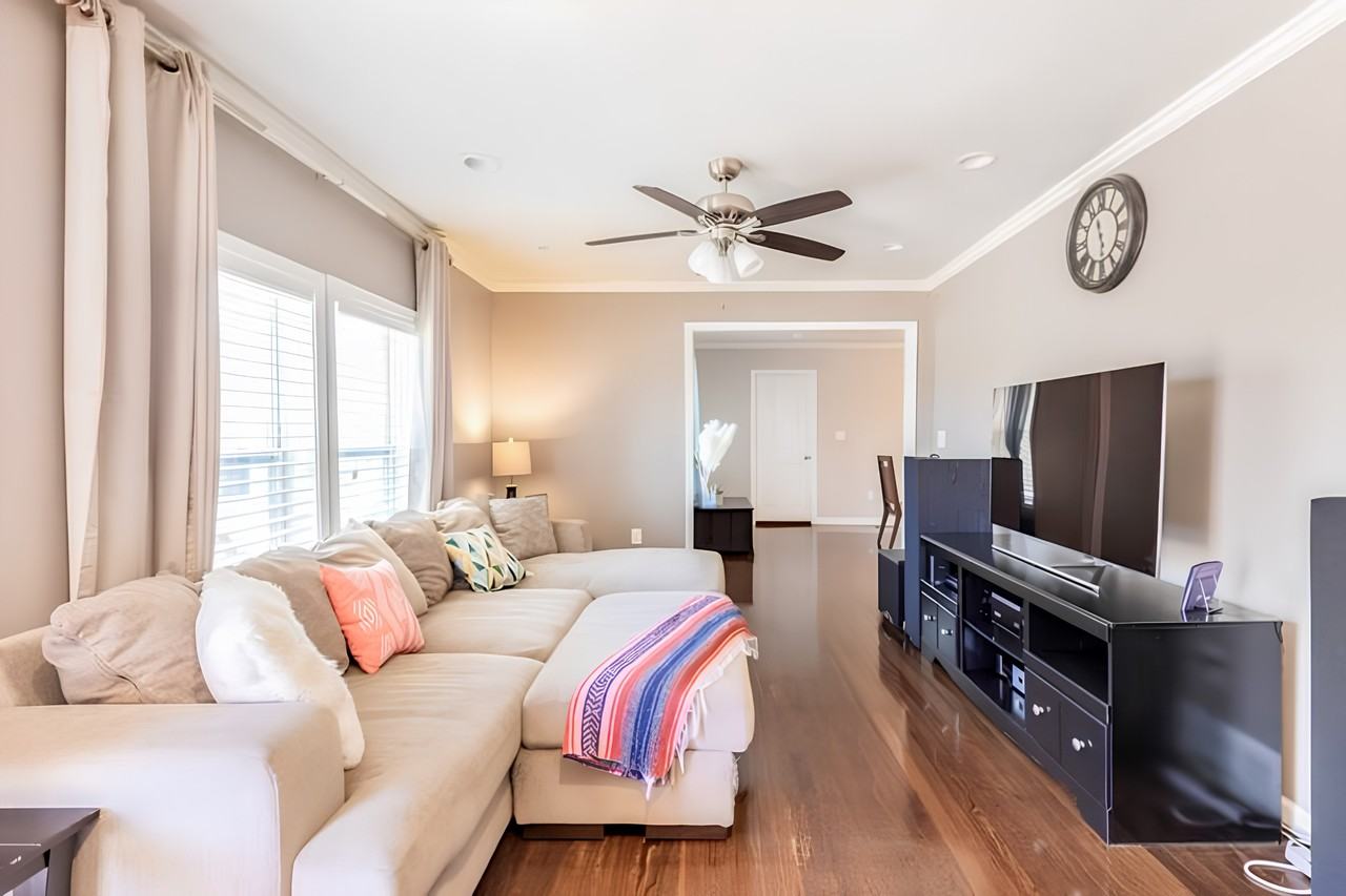 Mark Trl - Photo 2 of 11