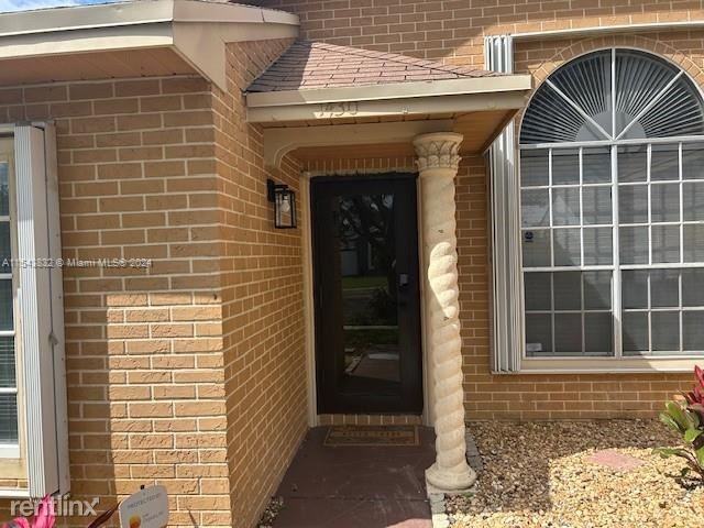 1430 Sw 85th Ter - Photo 2 of 22