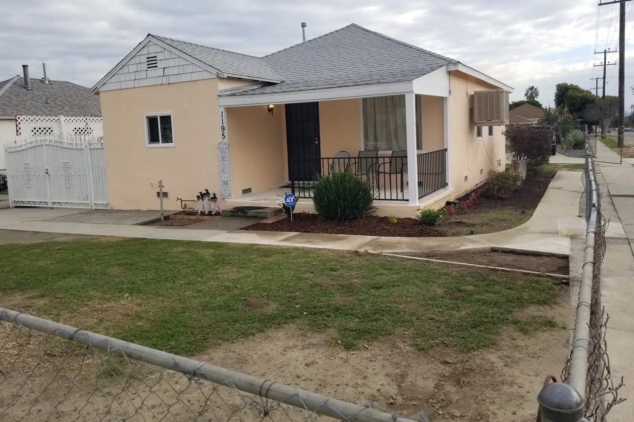 1195 W 15th St - Photo 2 of 13