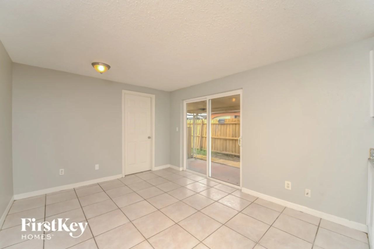 8509 Olympic Ct - Photo 3 of 8