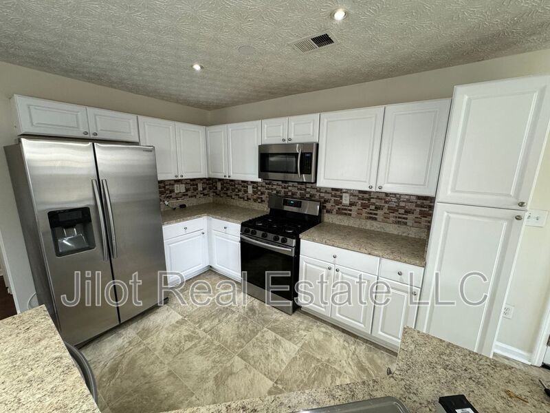 5376 Sorrells Path - Photo 2 of 29