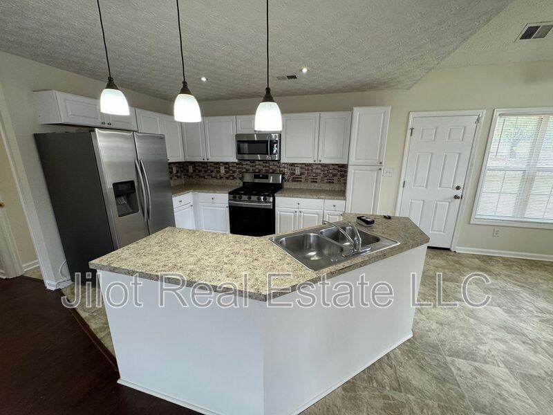 5376 Sorrells Path - Photo 4 of 29