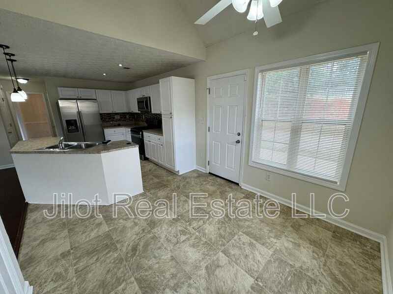 5376 Sorrells Path - Photo 7 of 29