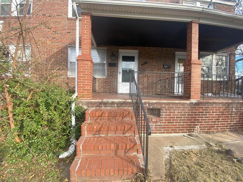 631 Tolna St - Photo 2 of 19