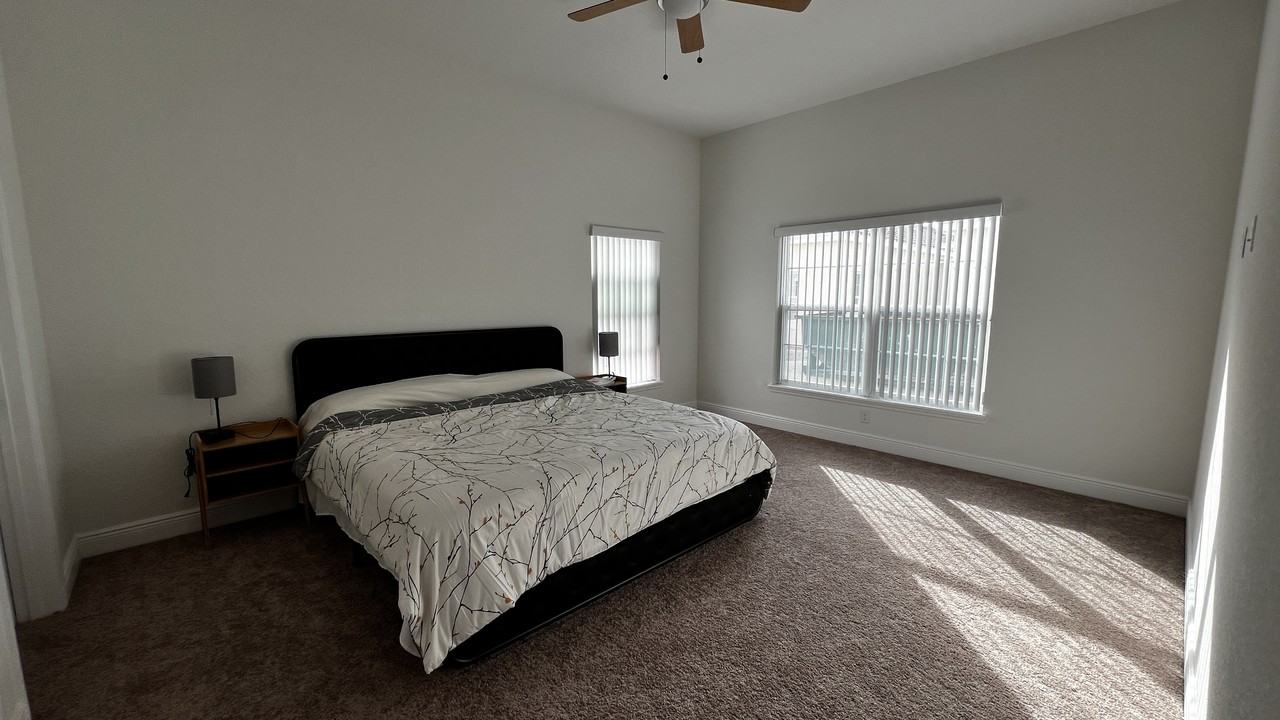 2106 Shantiniketan Blvd #B6 - Photo 7 of 34