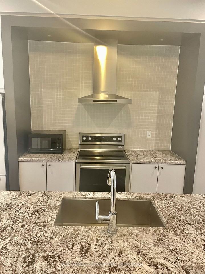 47 Ambler Lane - Photo 3 of 13