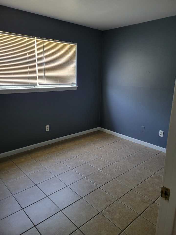 304 Carpenter Street #2 - Photo 2 of 8