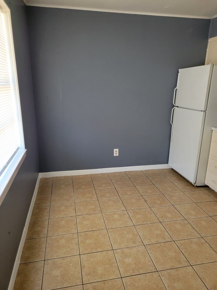 304 Carpenter Street #2 - Photo 5 of 8