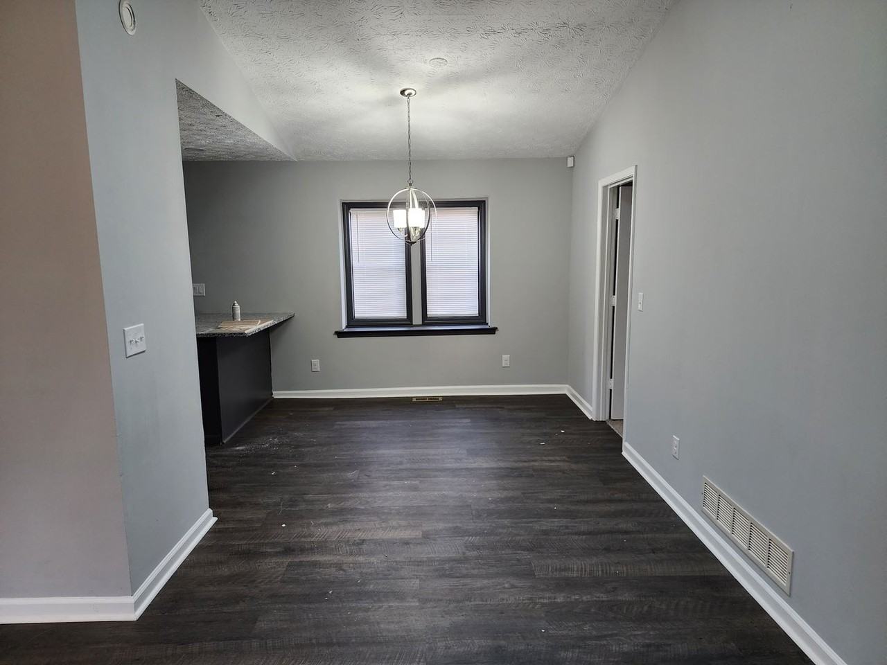 836 Sunset Ct Nw - Photo 4 of 17