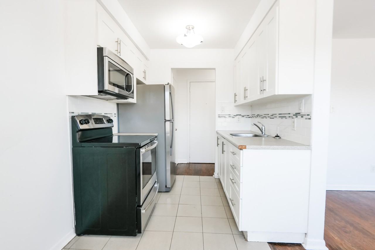 9928 Bayview Avenue #2 - Photo 3 of 24