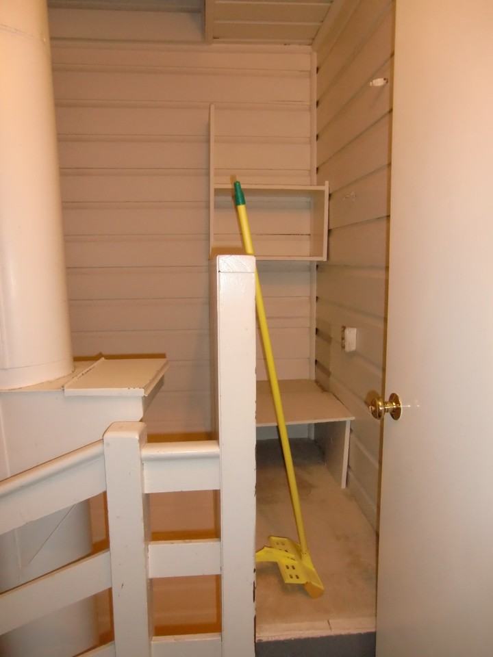 30 Iris Ave - Photo 3 of 9