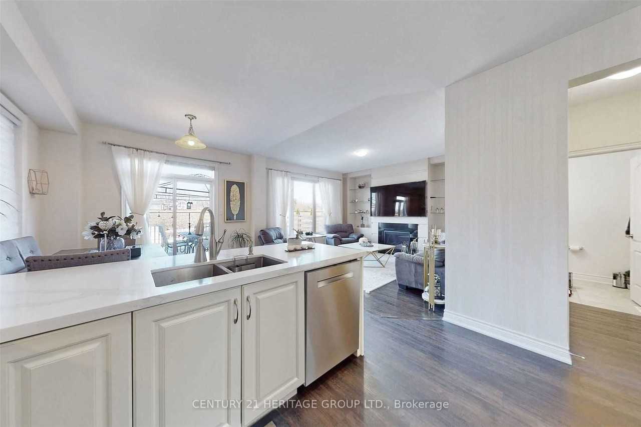 20 Festival Court - Photo 3 of 18