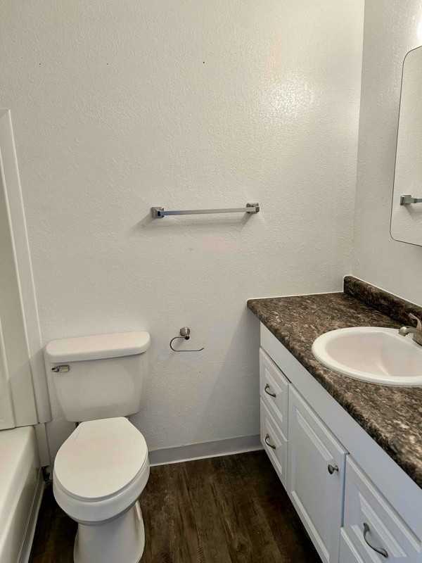 2804 E 32nd Ave - Photo 2 of 9