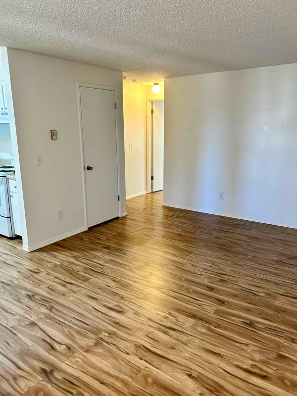 2804 E 32nd Ave - Photo 6 of 9