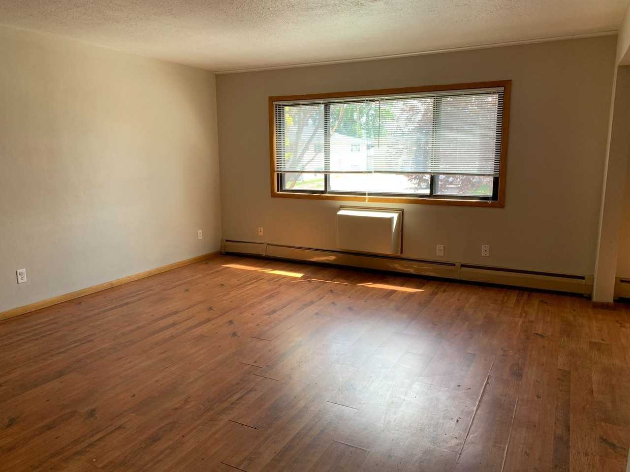 College Park Apartments - Photo 6 of 34