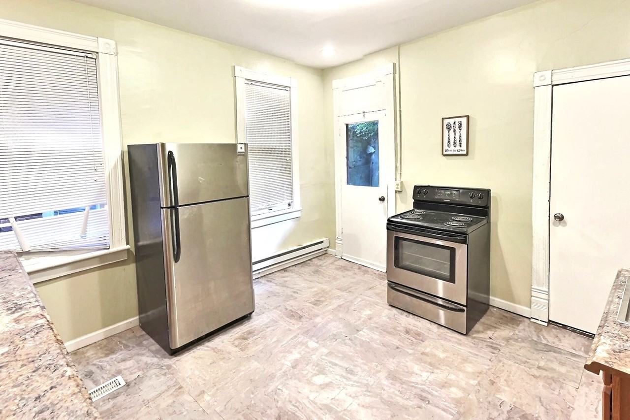 516 Bedford Street #NA - Photo 6 of 9