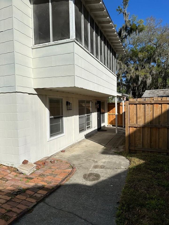 111 Cedar St #A - Photo 3 of 18
