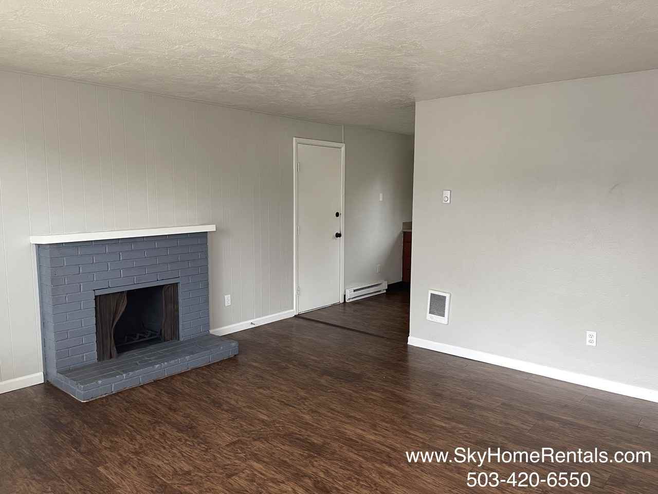 1273 Clearview Avenue Northeast - Photo 2 of 10