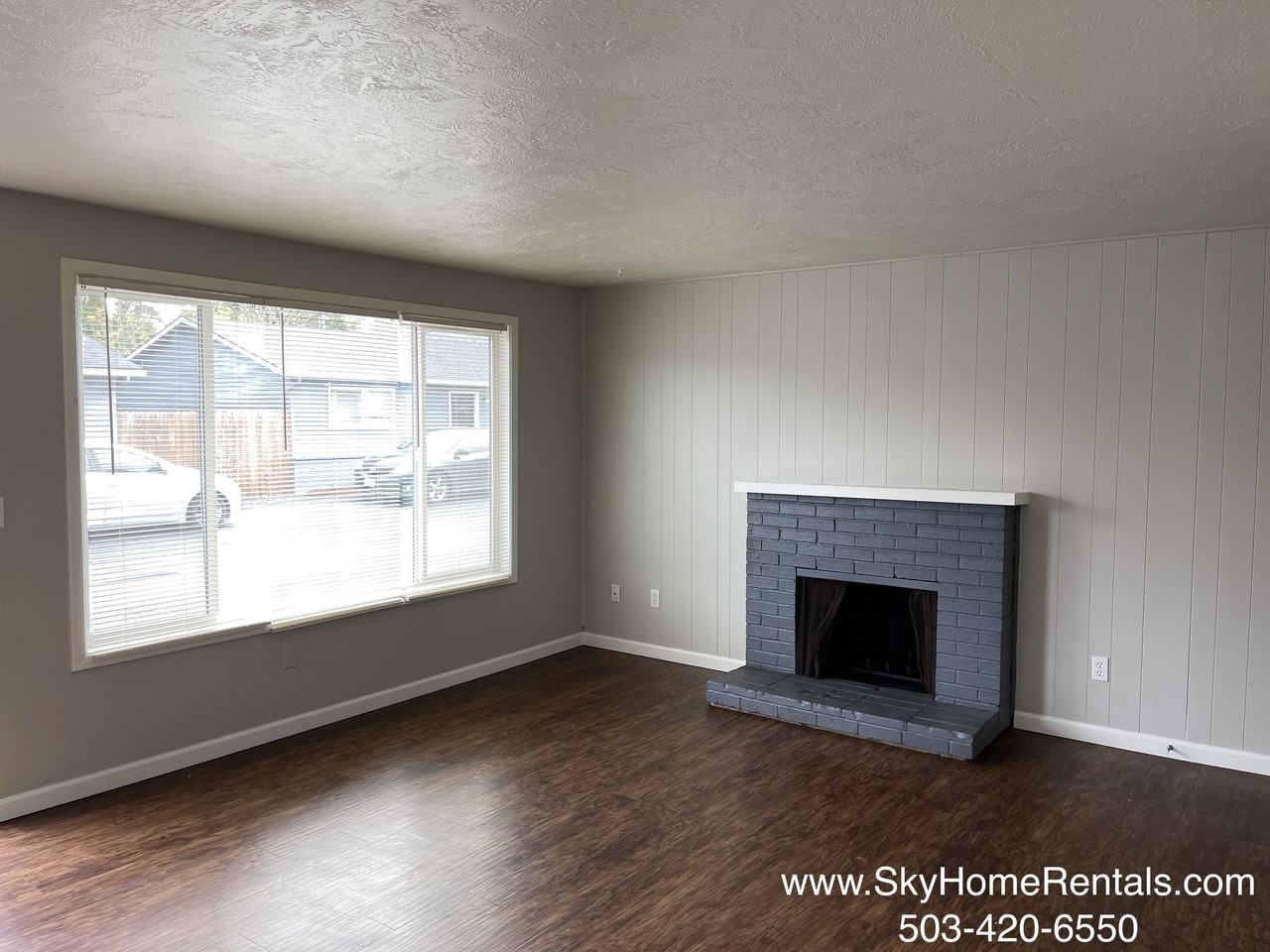 1273 Clearview Avenue Northeast - Photo 3 of 10