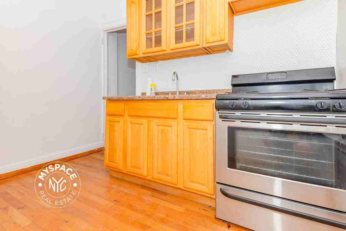 228 S 3rd St #B3 - Photo 5 of 8