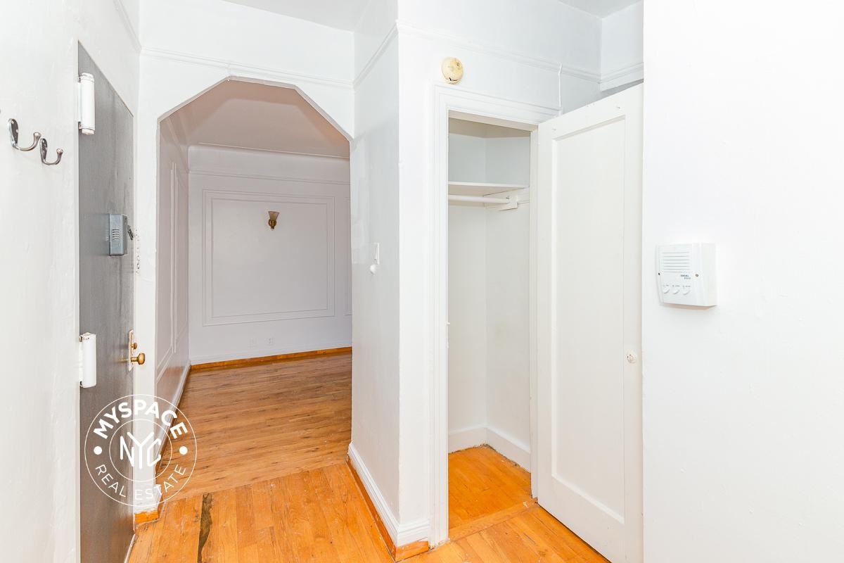 228 S 3rd St #B3 - Photo 6 of 8