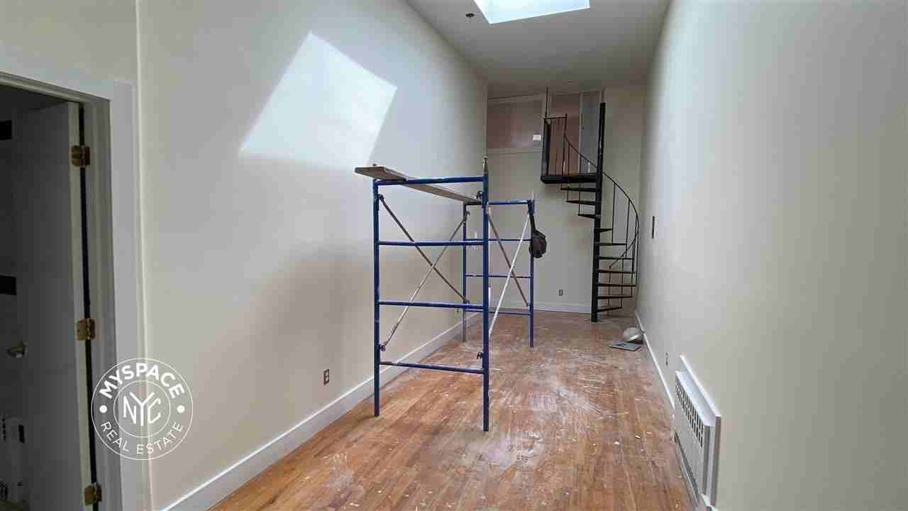 253 Stockholm St #1R - Photo 7 of 7
