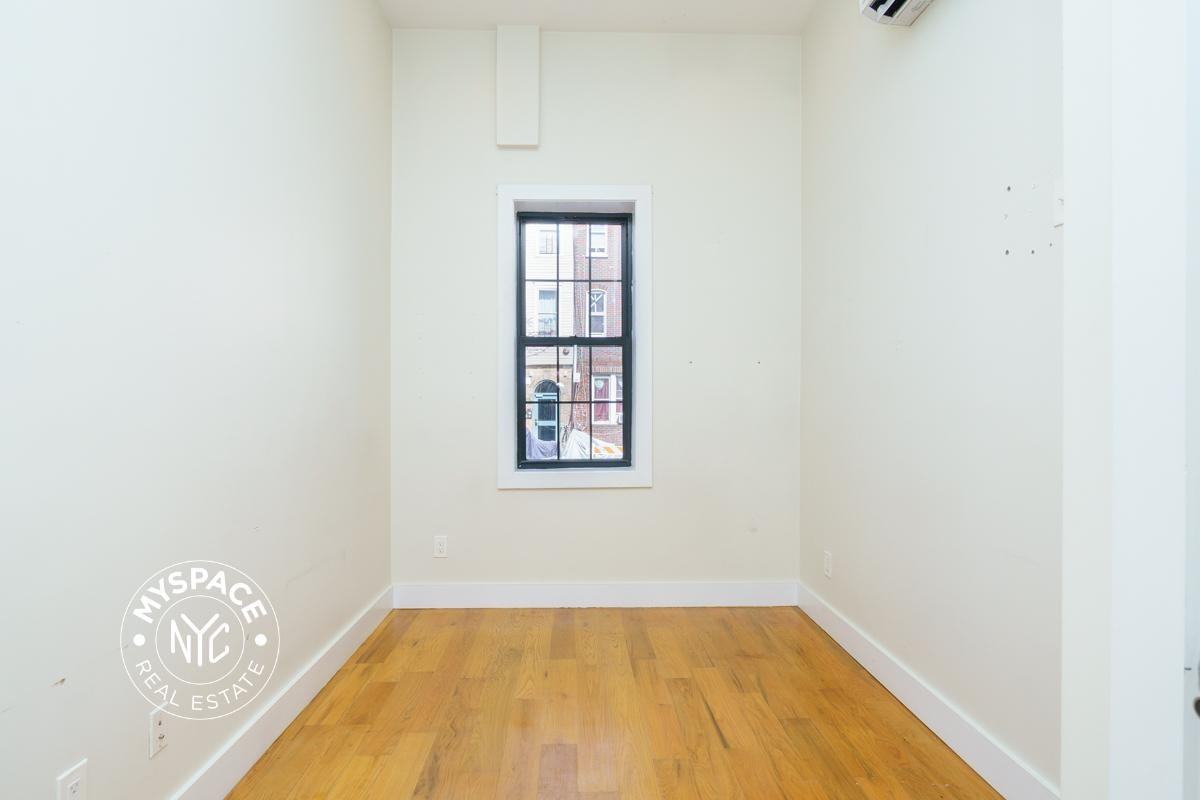 50 Starr St #1B - Photo 3 of 17