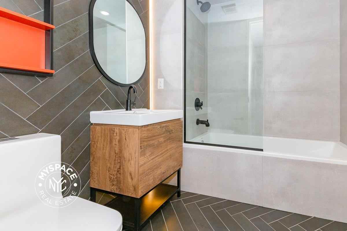 824 Lexington Ave #5H - Photo 4 of 20