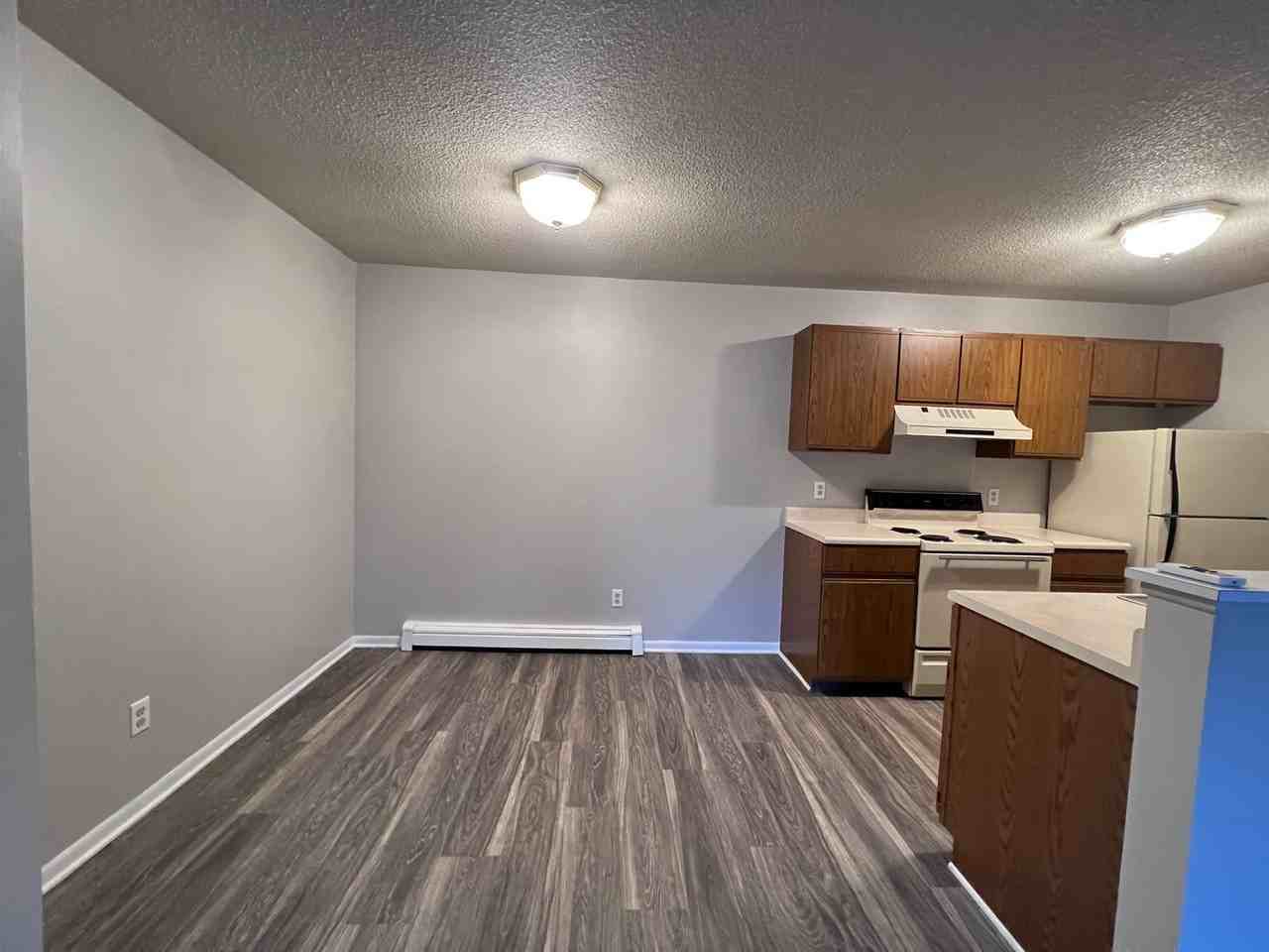 485 Donna St - Photo 2 of 13
