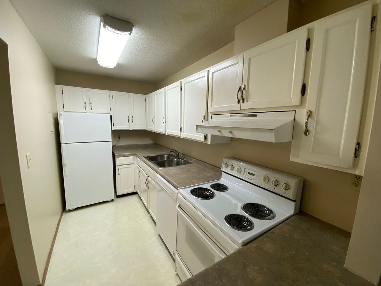 10301 Cedar Lake Rd #215 - Photo 5 of 9