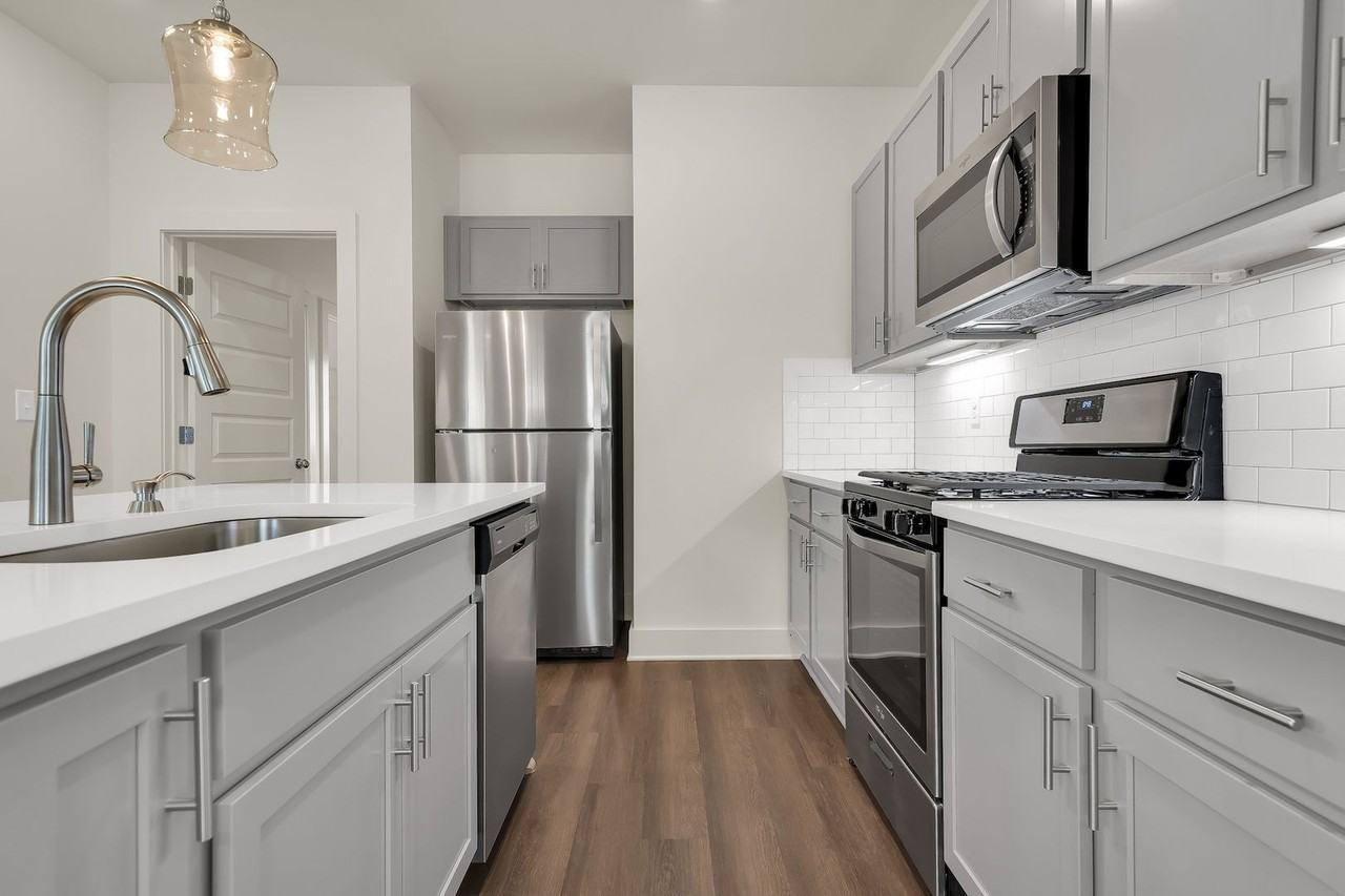 4239 Brevard Blvd - Photo 6 of 16