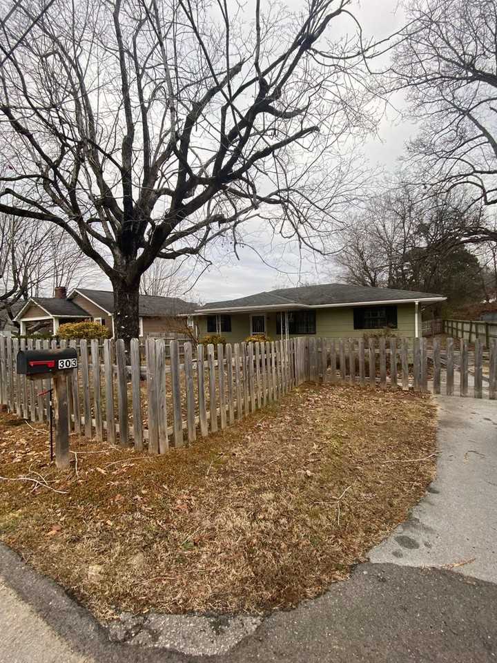 303 Ridgeway Dr - Photo 2 of 18