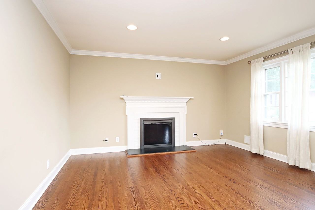 628 Davis Ave - Photo 3 of 17