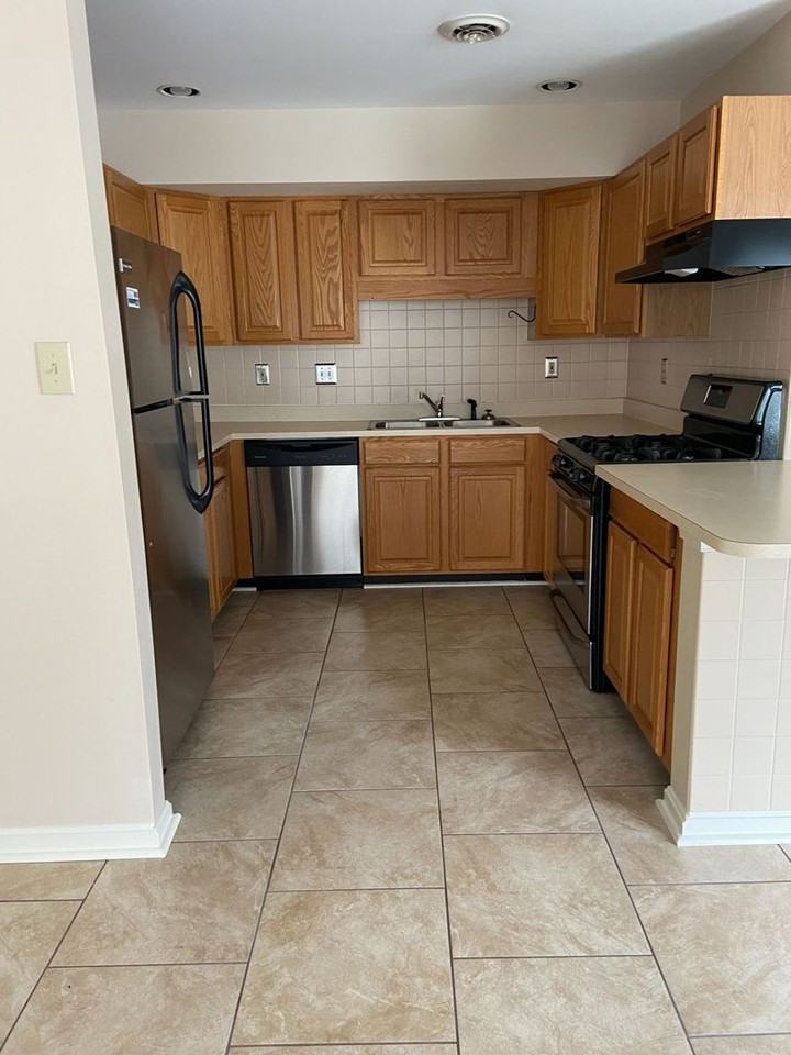 182 Crown Pointe Dr - Photo 2 of 12