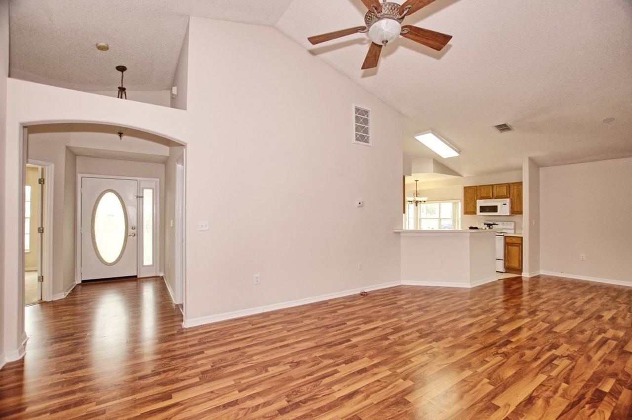 132 Azalea Dr - Photo 4 of 37