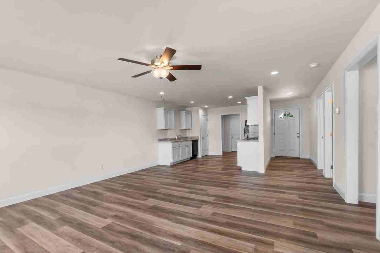 Highland Hills 197/199 - Photo 3 of 14