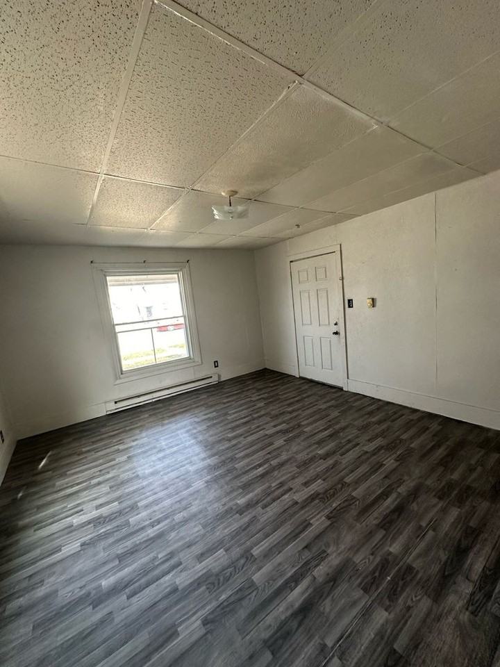 417 Middlebury St - Photo 2 of 8