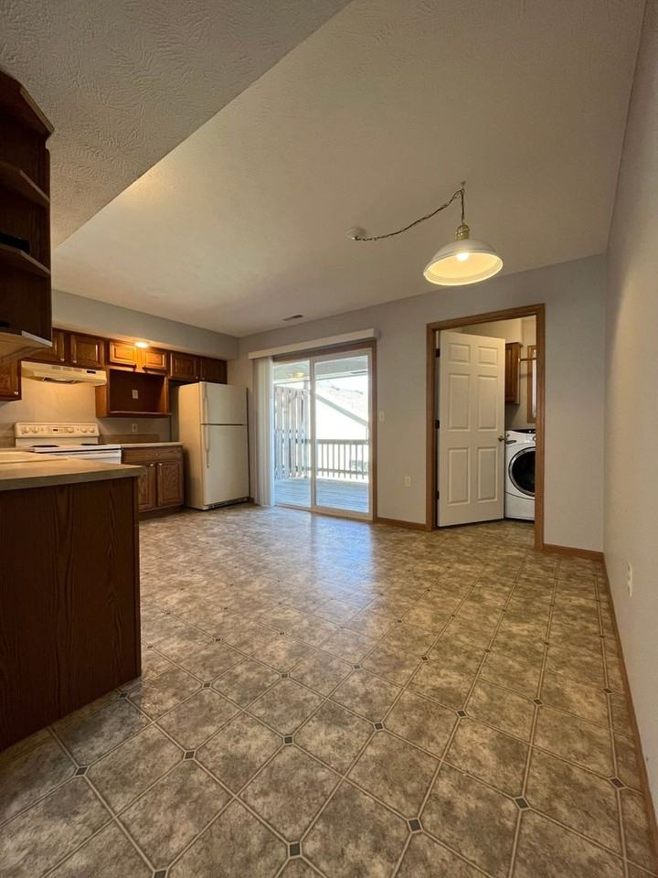 525 Oak (Valparaiso) - Photo 2 of 10