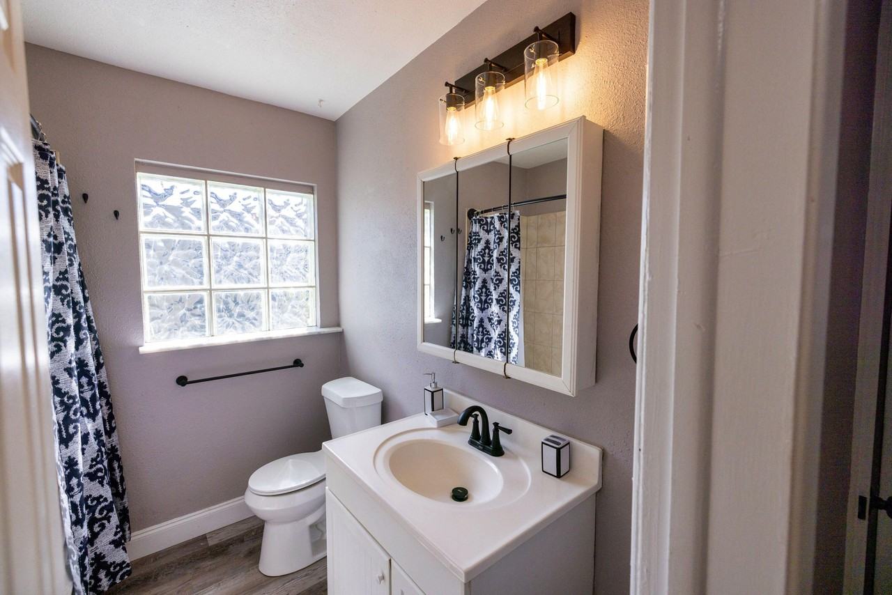 W Douglas St - Photo 2 of 8