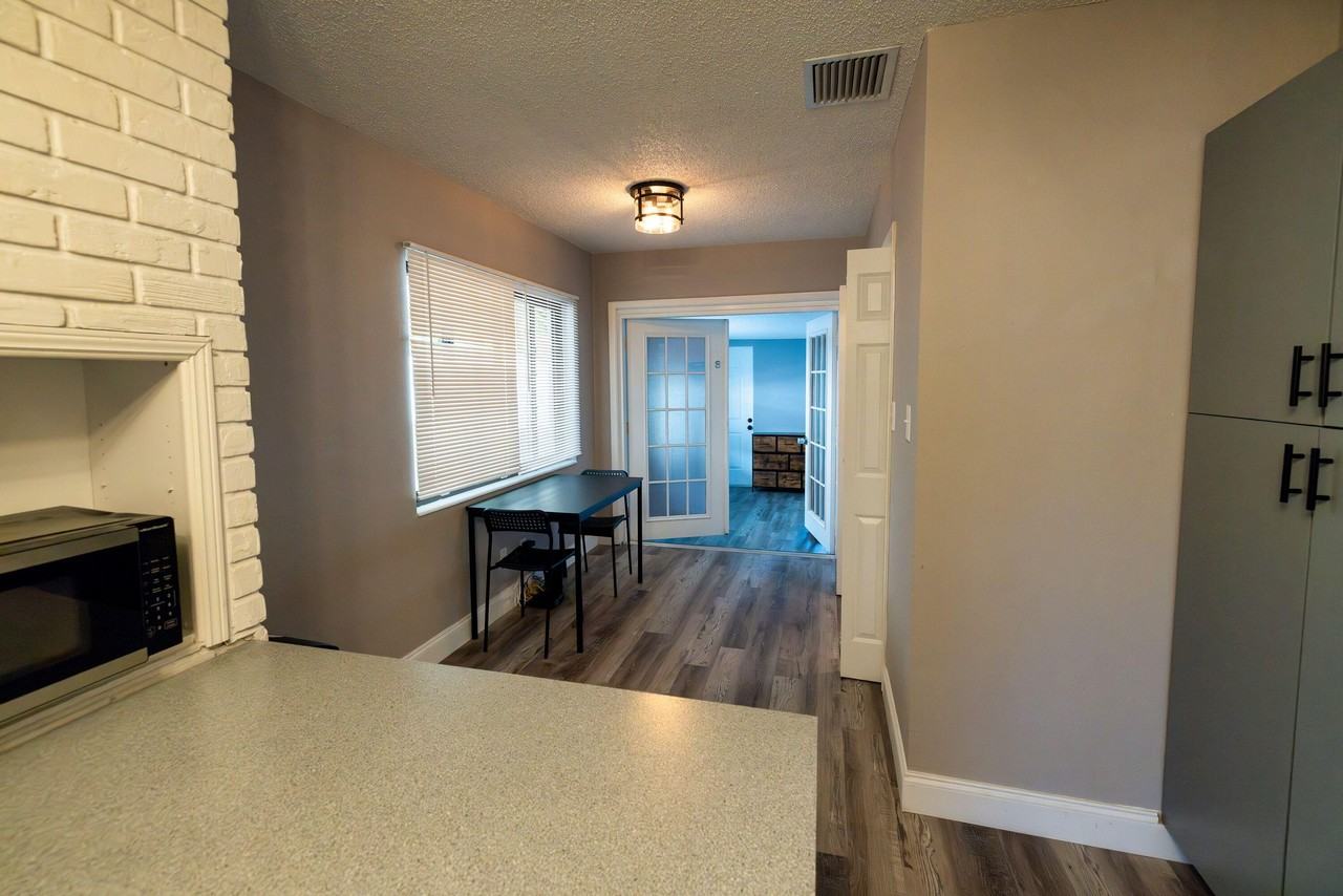 W Douglas St - Photo 4 of 8