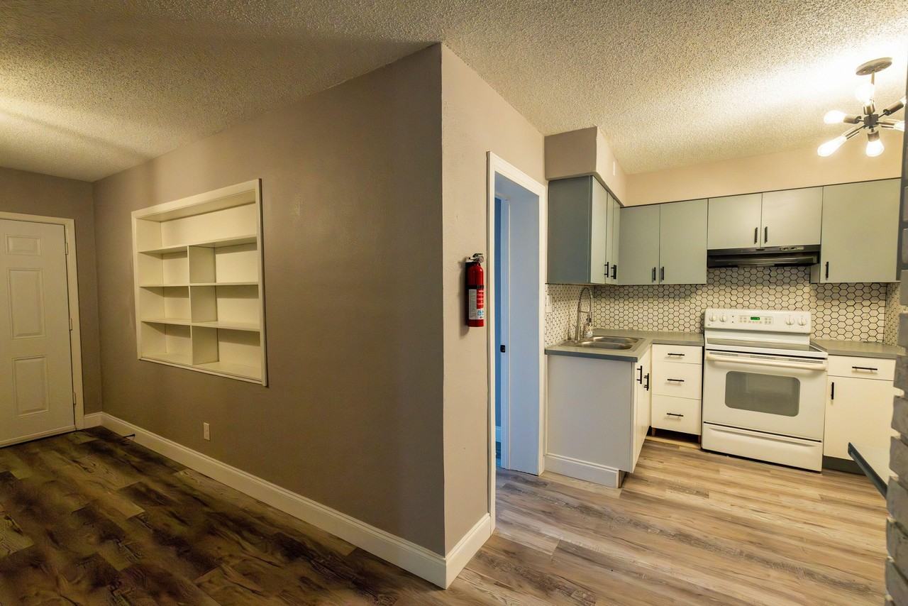 W Douglas St - Photo 5 of 8