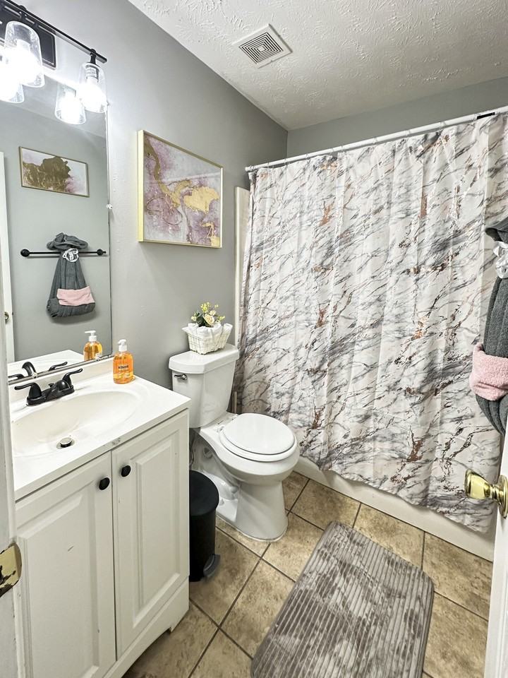 Sapphire St - Photo 3 of 16