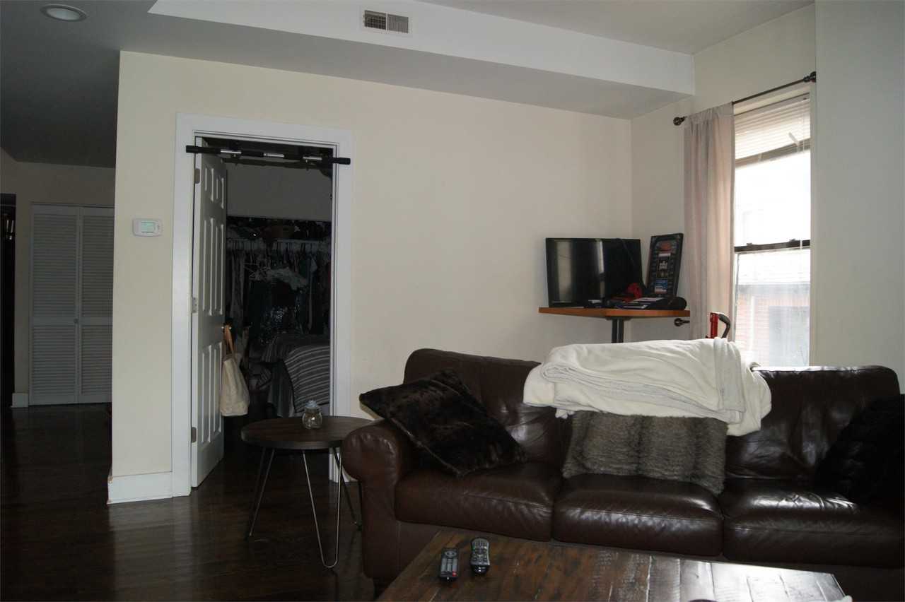 2949 N Wolcott Ave #1 - Photo 3 of 14