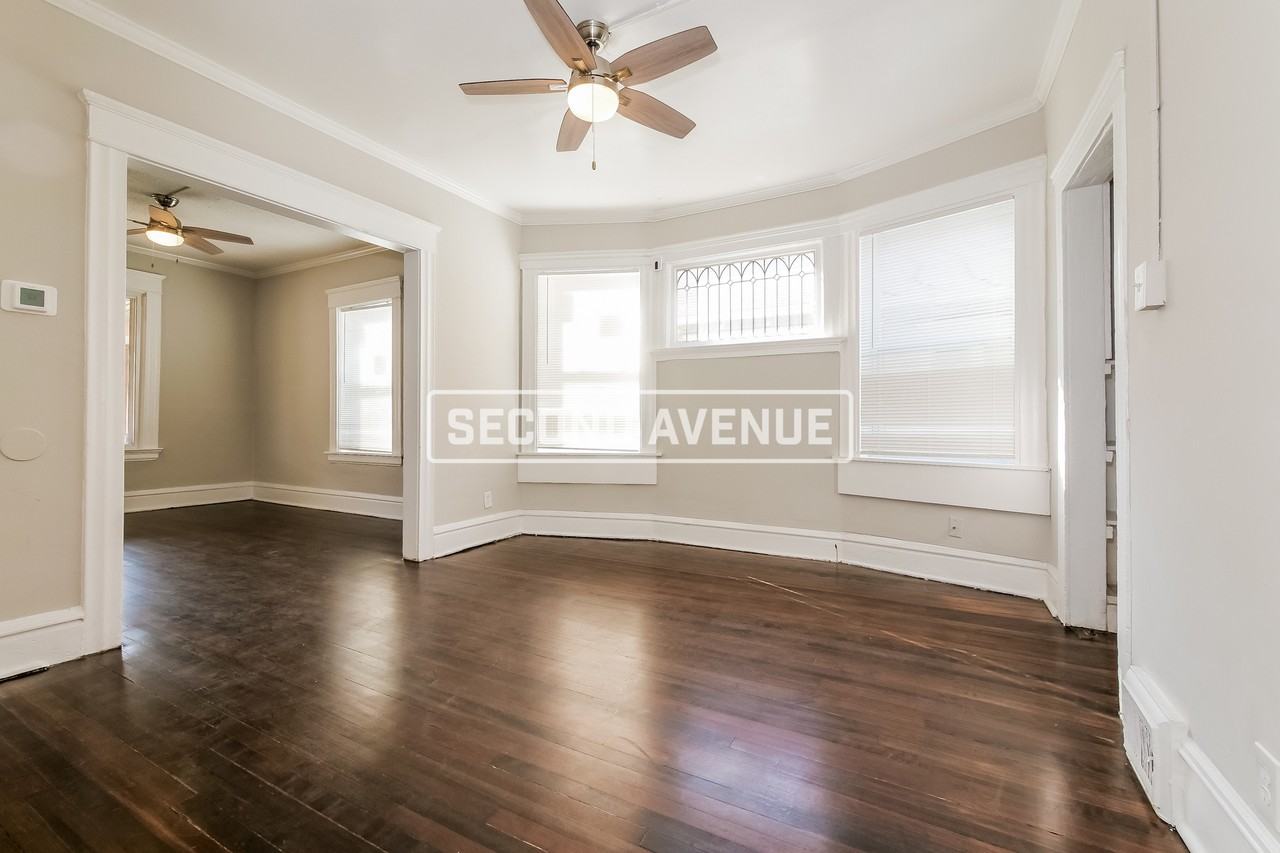 2530 Mersington Ave - Photo 5 of 20