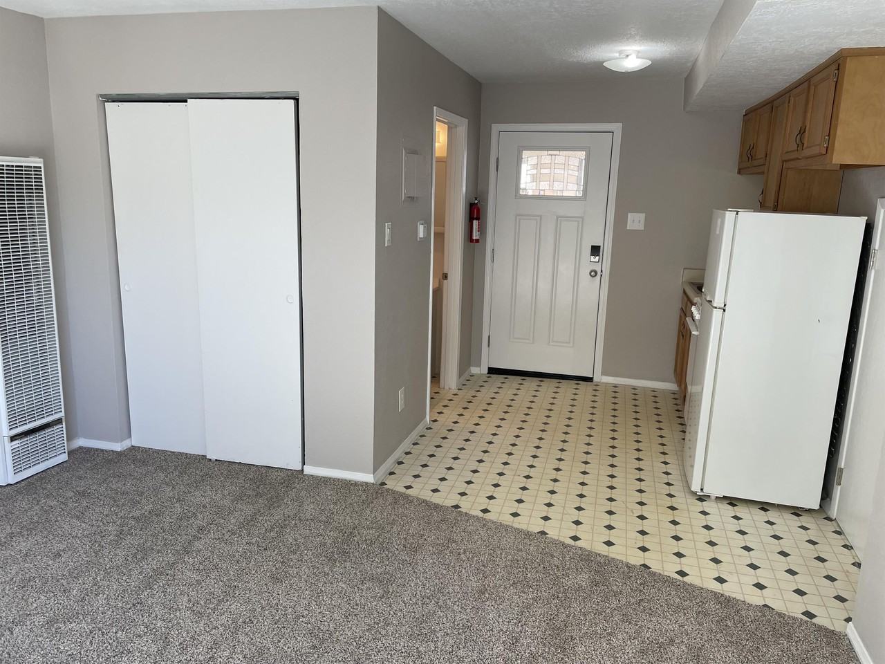 320 Princeton Dr Se #10 - Photo 2 of 6