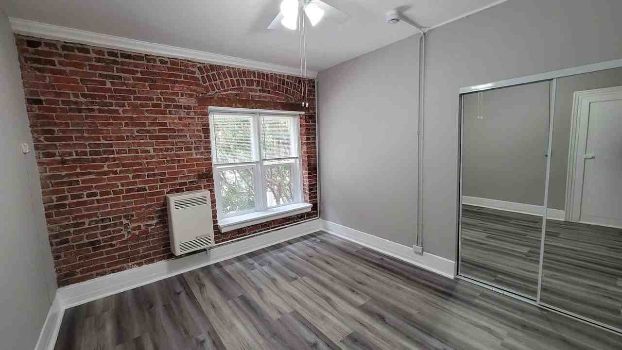 Hubbard Arms/ 1355 Hope (Action Apts) - Photo 5 of 20