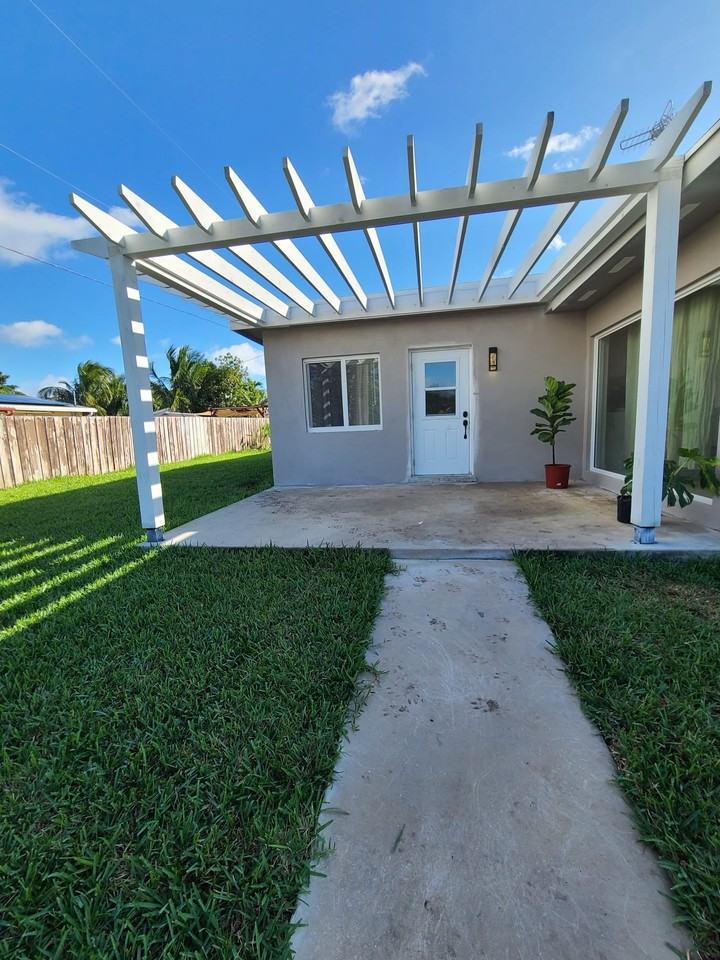 1351 West Mango Street - Photo 2 of 5