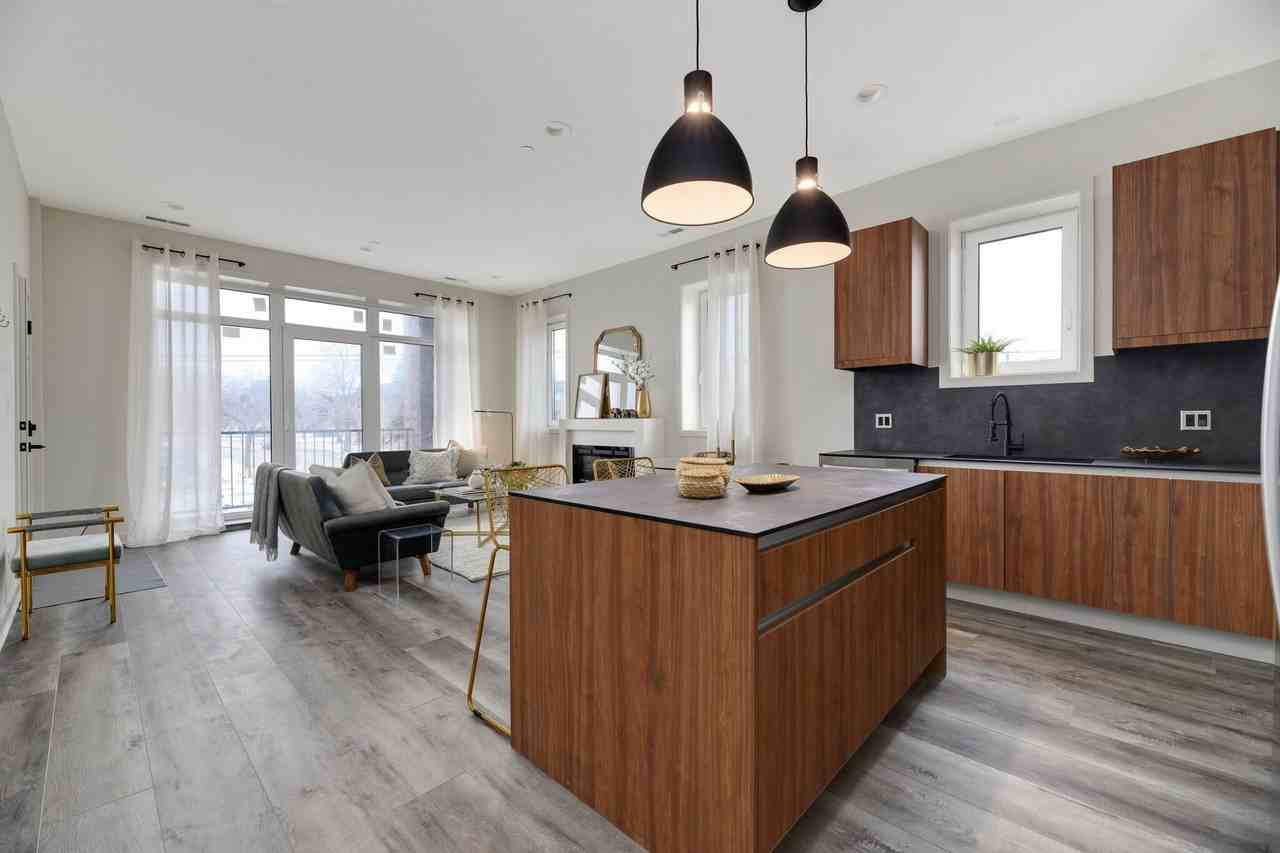 Roselle Station Apartments - Photo 2 of 19