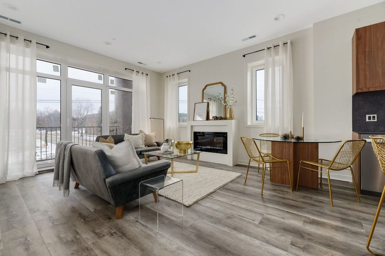 Roselle Station Apartments - Photo 5 of 19