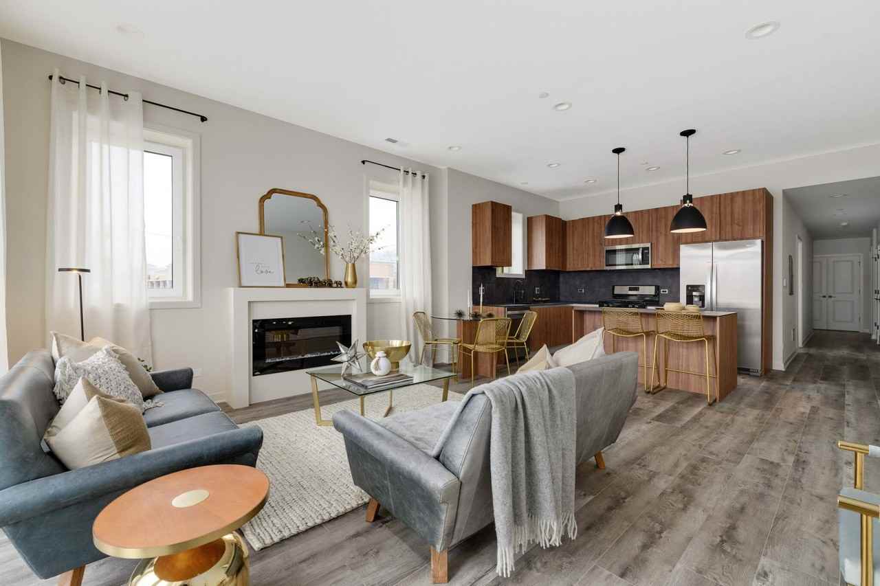 Roselle Station Apartments - Photo 6 of 19